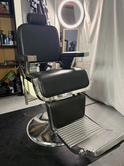 BARBER CHAIR