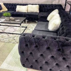 Brand New 💥 Long Black Velvet Tufted Sectional Couch / Living Room Furniture 