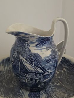 Vintage James Kent Old Foley Pitcher & Basin Set.