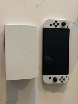 Nintendo Switch OLED Bundle CIB + 4 Games