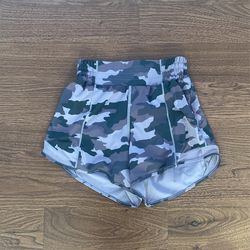 Luluelmon Purple/green camo hotty hot shorts. Size: 2. Length: 4 inch