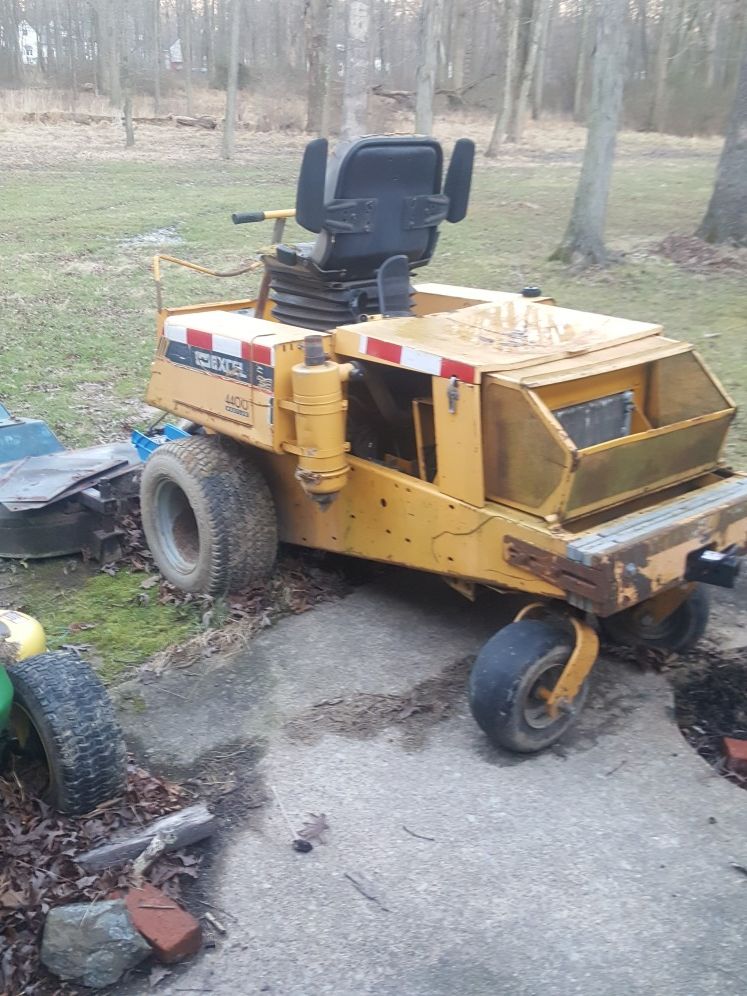 Excel 4400 Hustler