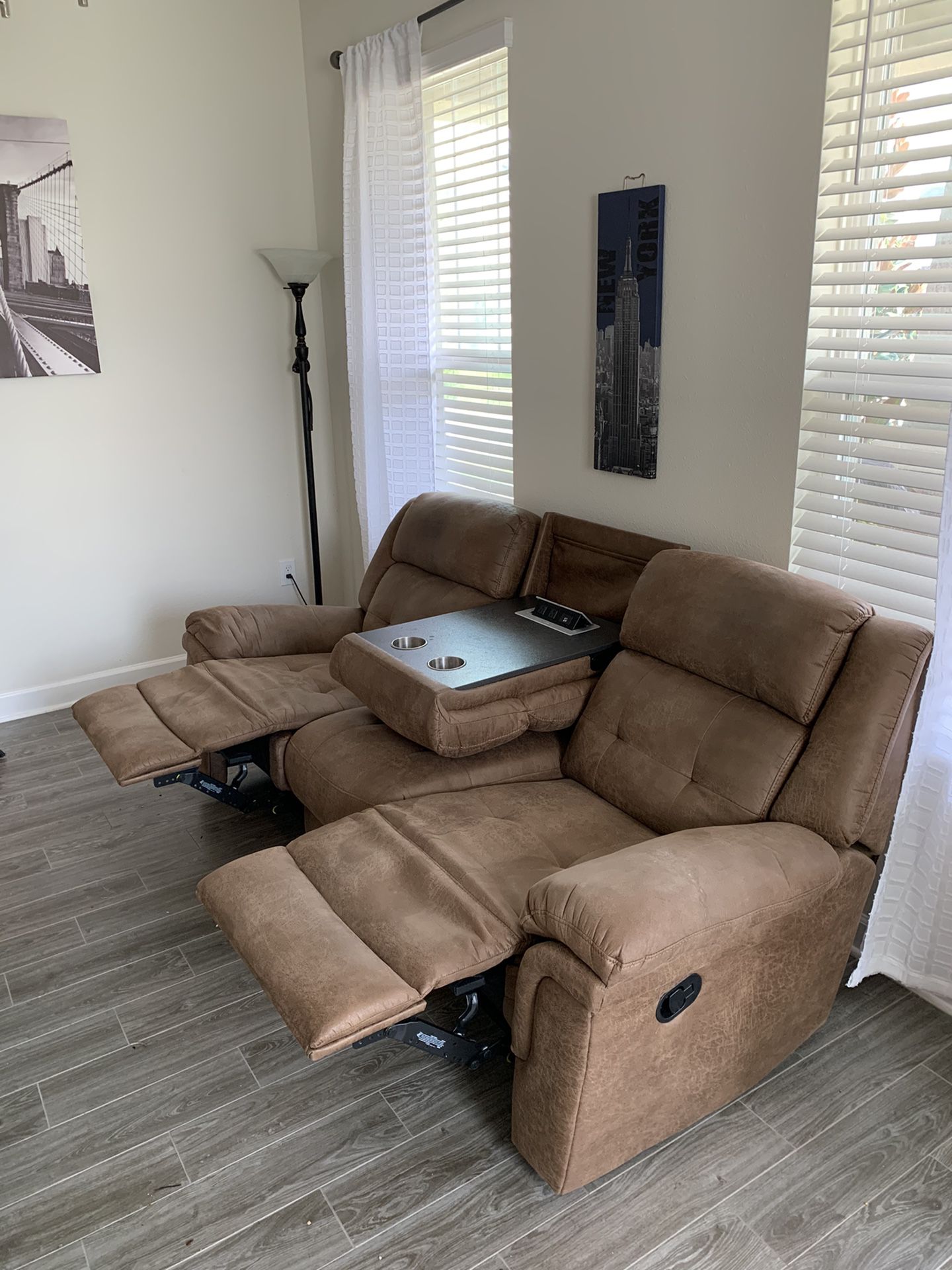Recliner/ reclining couch
