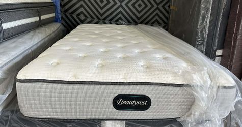 Full Size Mattress (Colchón Full Size)