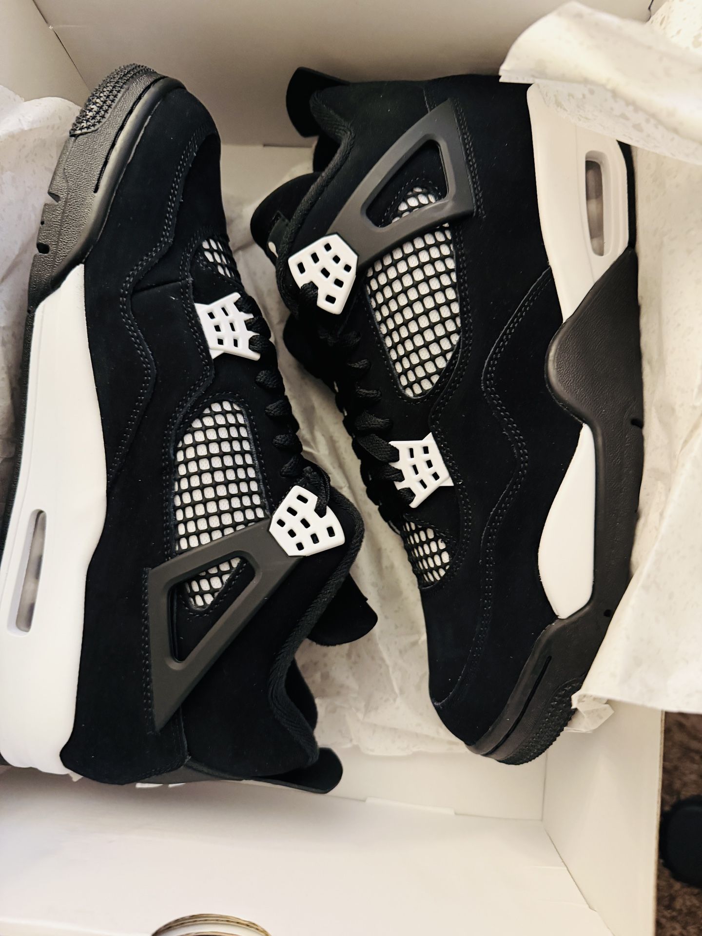 Jordan 4 Retro White Thunder