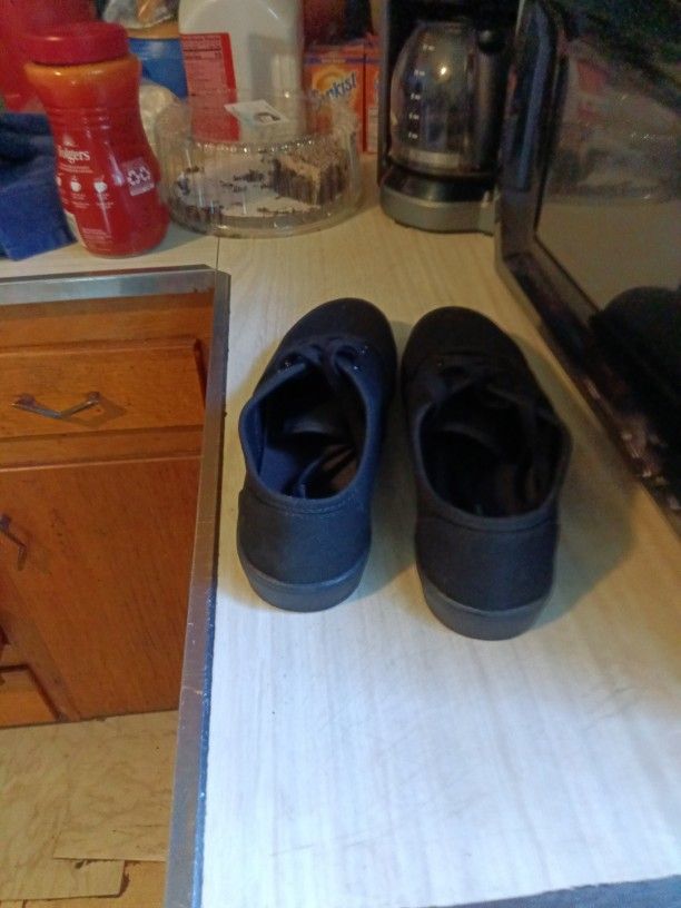  Brand New Sneakers Size 10