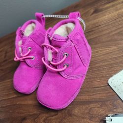 New Baby Girl Uggs Size 2/3