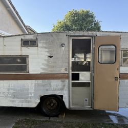 1986 starlight travel trailer, mini size