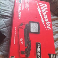 Milwaukee Pack Out Light Brand New In Box