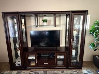 Entertainment center with bookshelf