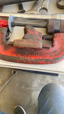 Rigid pipe cutter