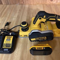 Dewalt planer with batt and charger great condition 250 firm  in n Lakeland