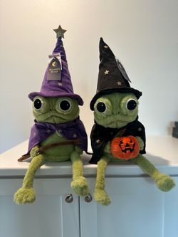 Moonlight Manor Halloween Frog Wizard