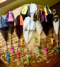 10x Parachute Throwing Toys