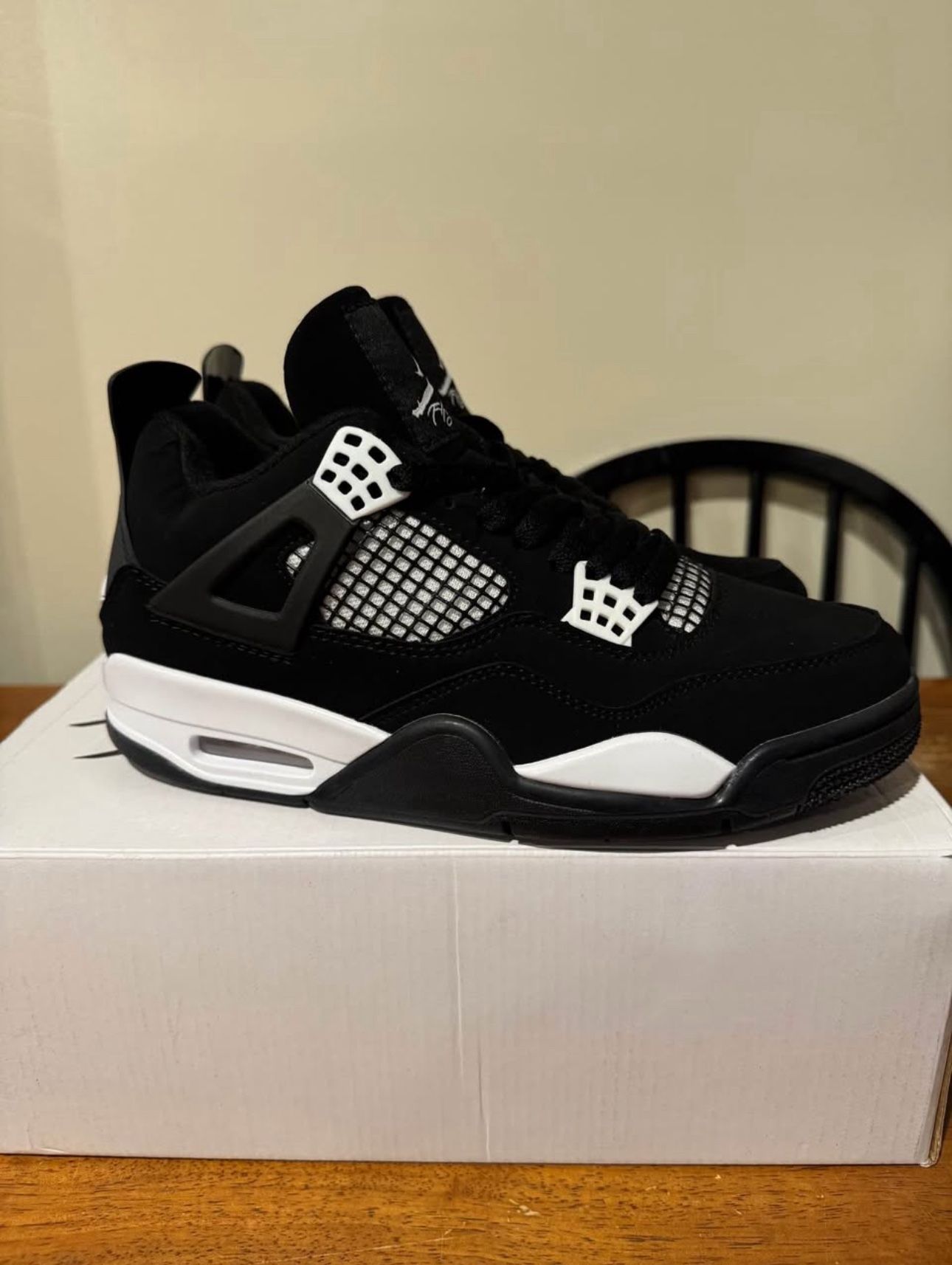 AJ 4 White Thunder Shoes Men Size 9 , 11