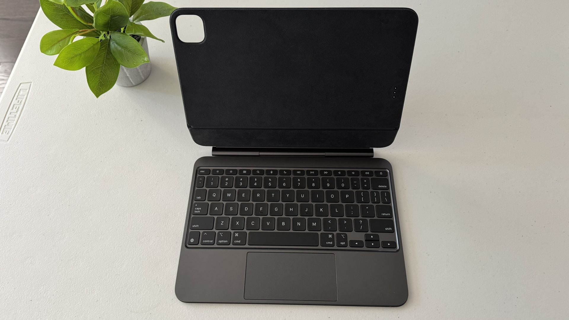 Apple Magic Keyboard for iPad Pro 11-inch M4