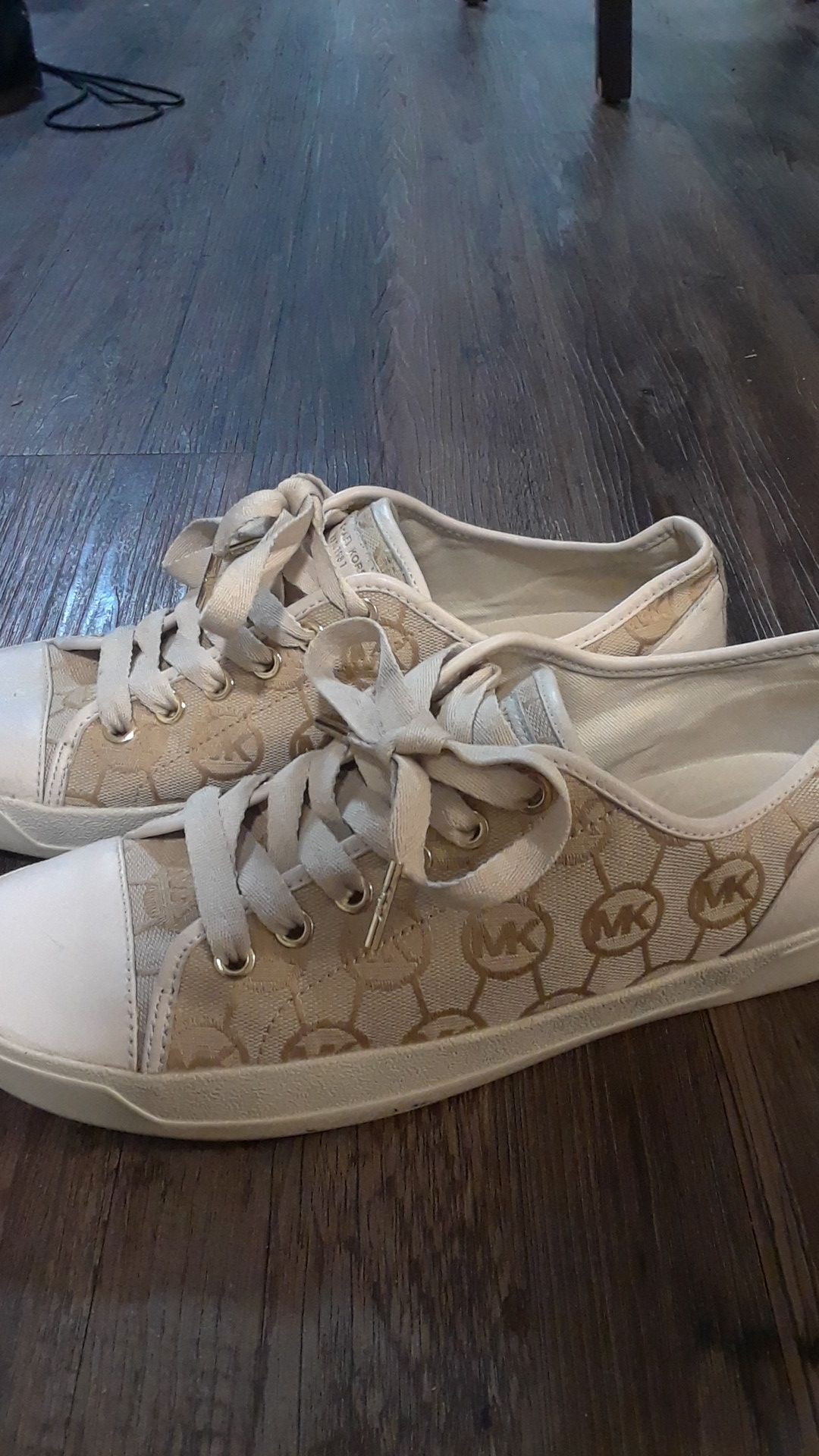 Michael Kors Shell Toes Size 9