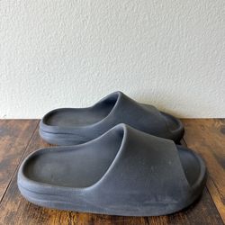 Yeezy Slides Size 10 Men’s