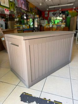 270 Gallon Outdoor Storage deck box