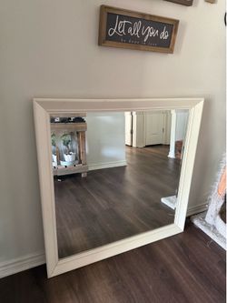 Dresser mirror white