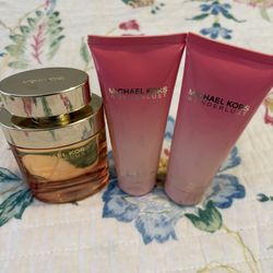Michael Kors Wonderlust Women Perfume Set 