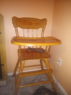 Classic solid oak highchair