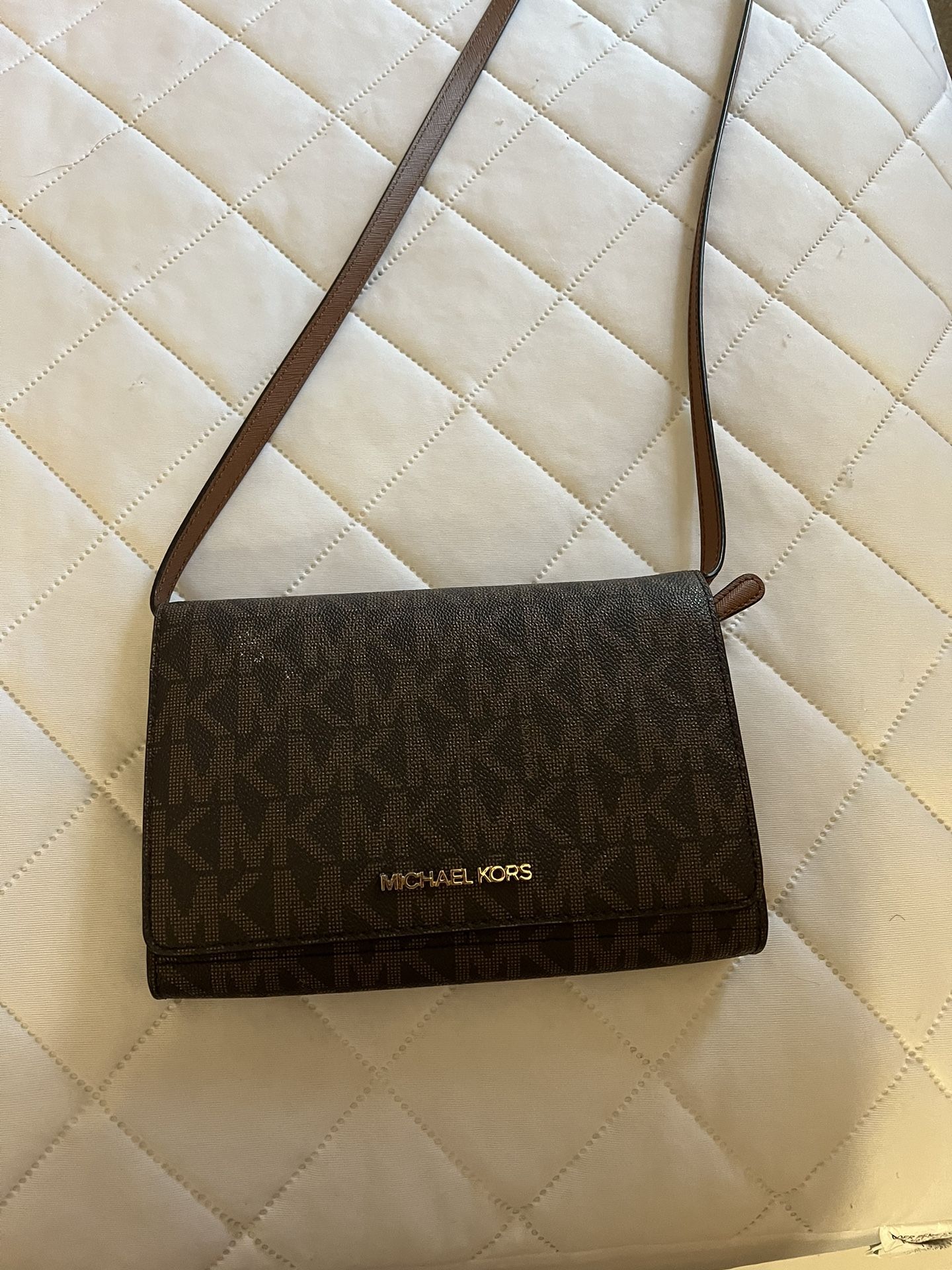 Michael Kors crossbody 