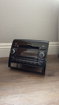 Toyota Tacoma stock radio