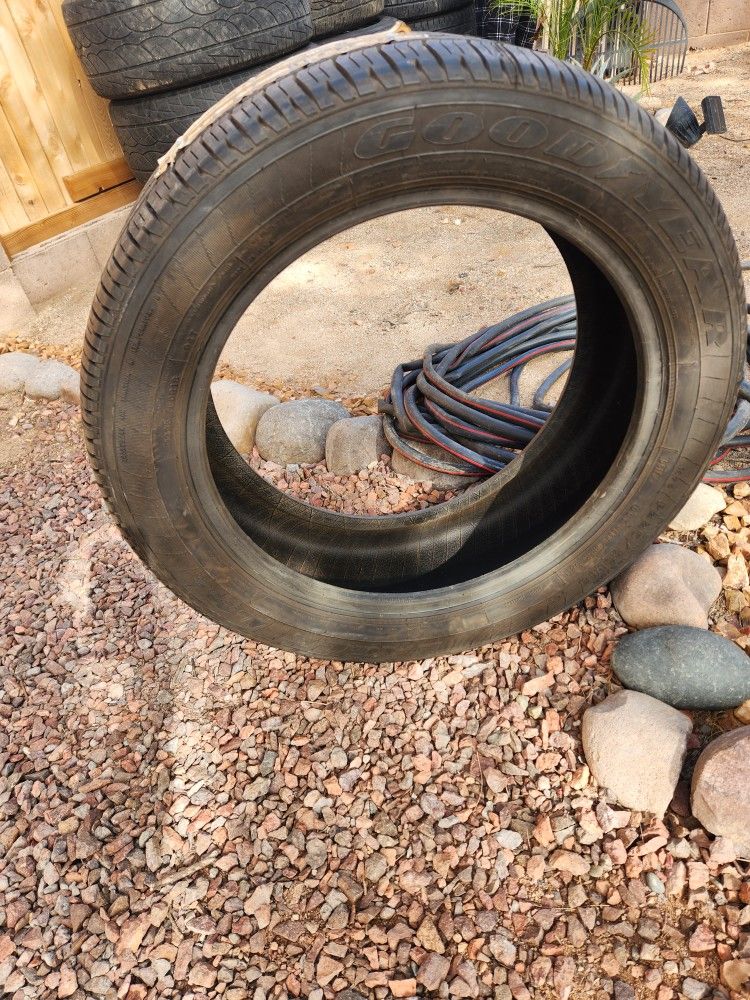 225 50 18 Goodyear Tire