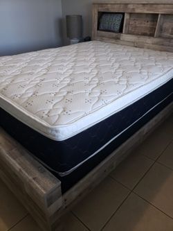 NEW QUEEN PILLOW TOP MATTRESS WITH BOX SPRING
