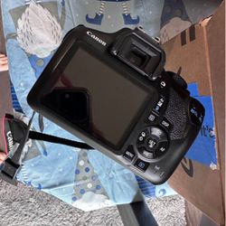 Canon DSLR digital camera