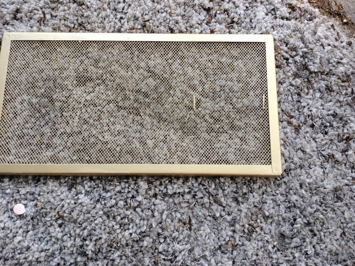 A Fish Tank Cover For 10 Gallon