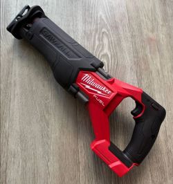 Milwaukee 2821-20 M18 FUEL 18V SAWZALL Cordless Reciprocating Saw Tool Only New