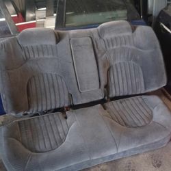 2000 Bonneville back seat  like new condition