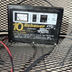 Vintage Schauer 10 Amp CR612 Battery Charger 6V/12V Automatic/Manual TESTED USA