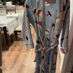 Women/Junior Medium/small Robe