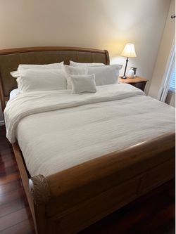Bedroom set