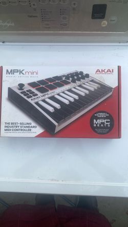 MPK MINI  KEYBOARD VISALIA $40