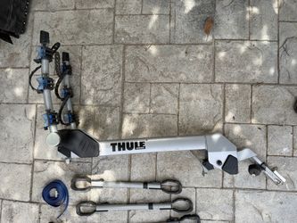 Thule Helium Aero 3-Bike Hitch Rack (9043) + 3 Frame Adapters