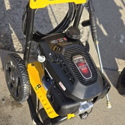 3300 Dewalt Power Washer Gas. Motor Honda