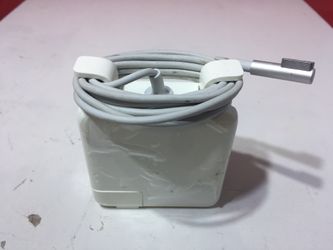 Apple AC Adapter Charger 60W DOES NOT CHARGE