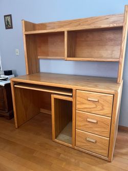 Computer desk