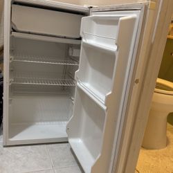 Kenmore Mini fridge 