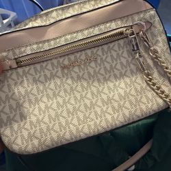 Michael Kors Wallet N 2 Purses $35