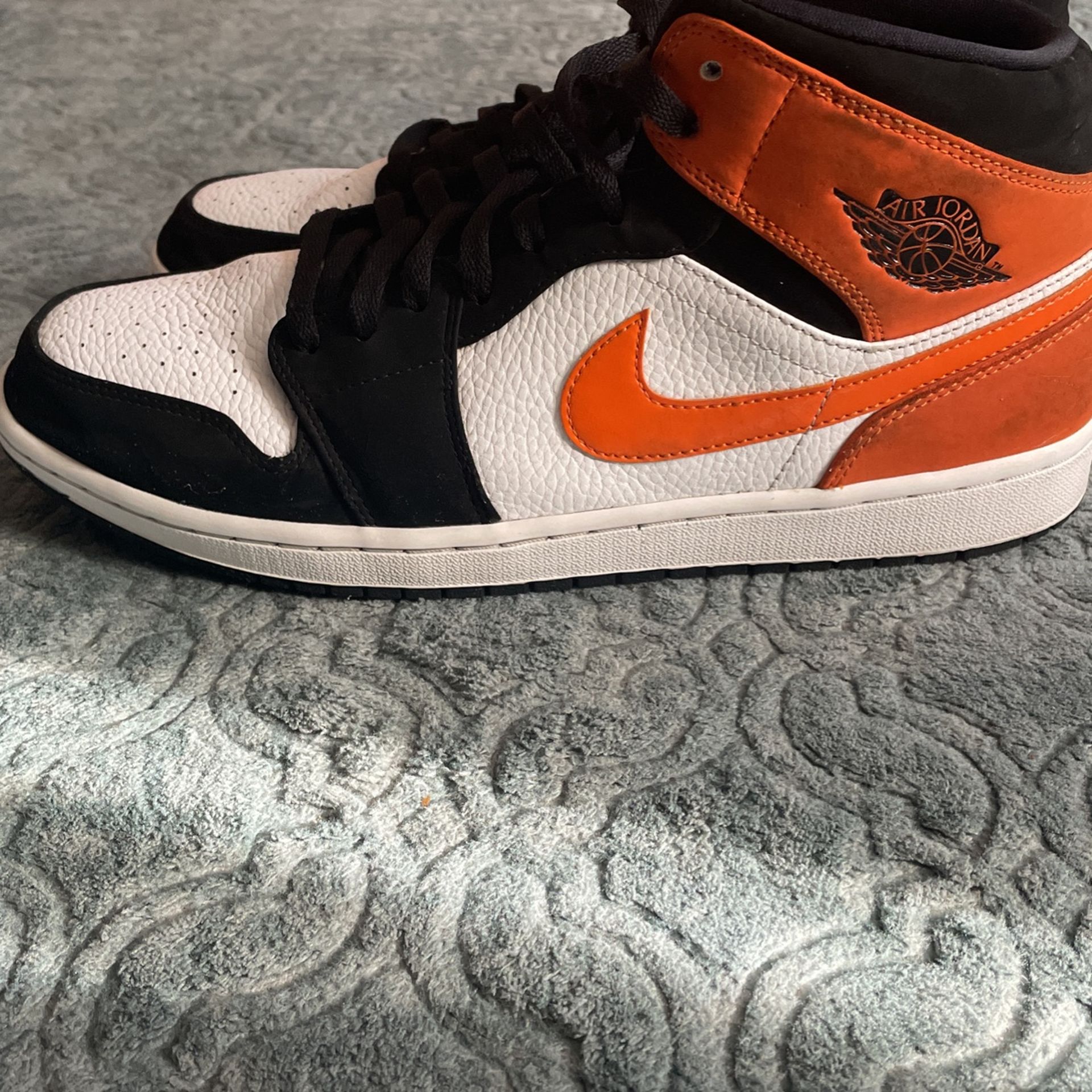 Air Jordan 1 Mid Shattered Backboard display picture 1