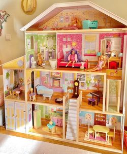 KidKraft Majestic Mansion Wooden Dollhouse with 34-Piece Accessories, Working Elevator and Garage Kid Kraft