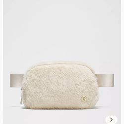 Lululemon Fluffy Belt Bag 