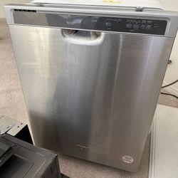 Whirlpool Dishwasher
