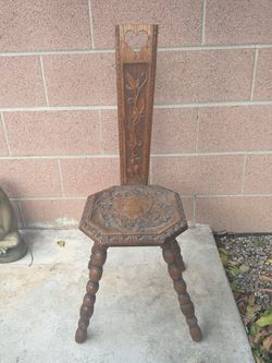 Antique-Style Carved Oak Spinning Chair – Heart Back