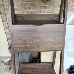 Computer/bookshelf 